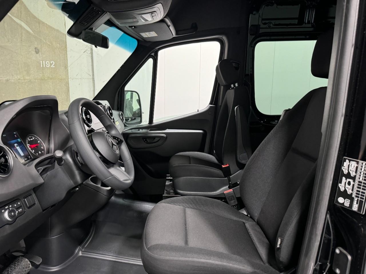 Mercedes-Benz Sprinter Cargo Van Vehicle Full-screen Gallery Image 24