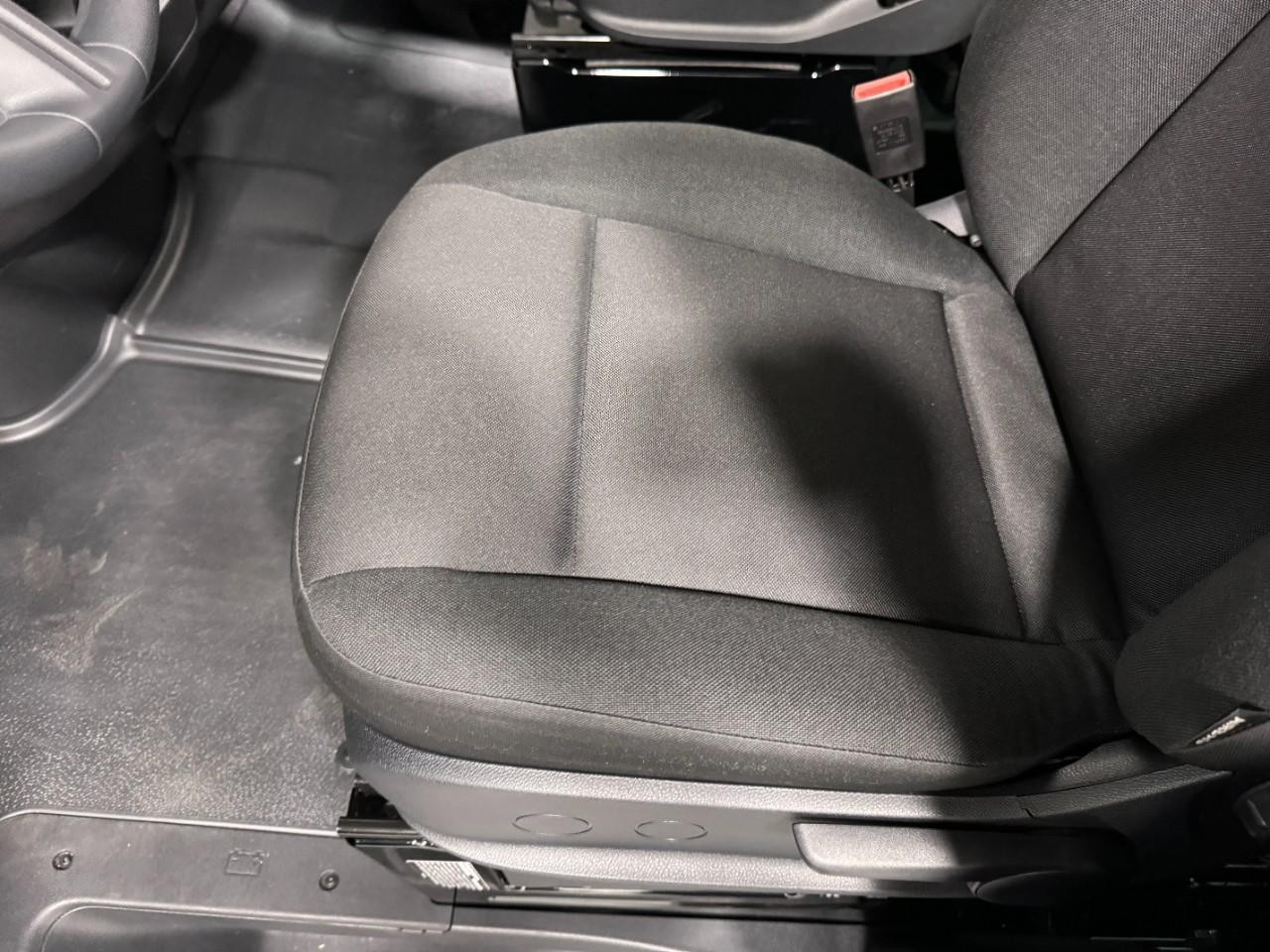 Mercedes-Benz Sprinter Cargo Van Vehicle Full-screen Gallery Image 25