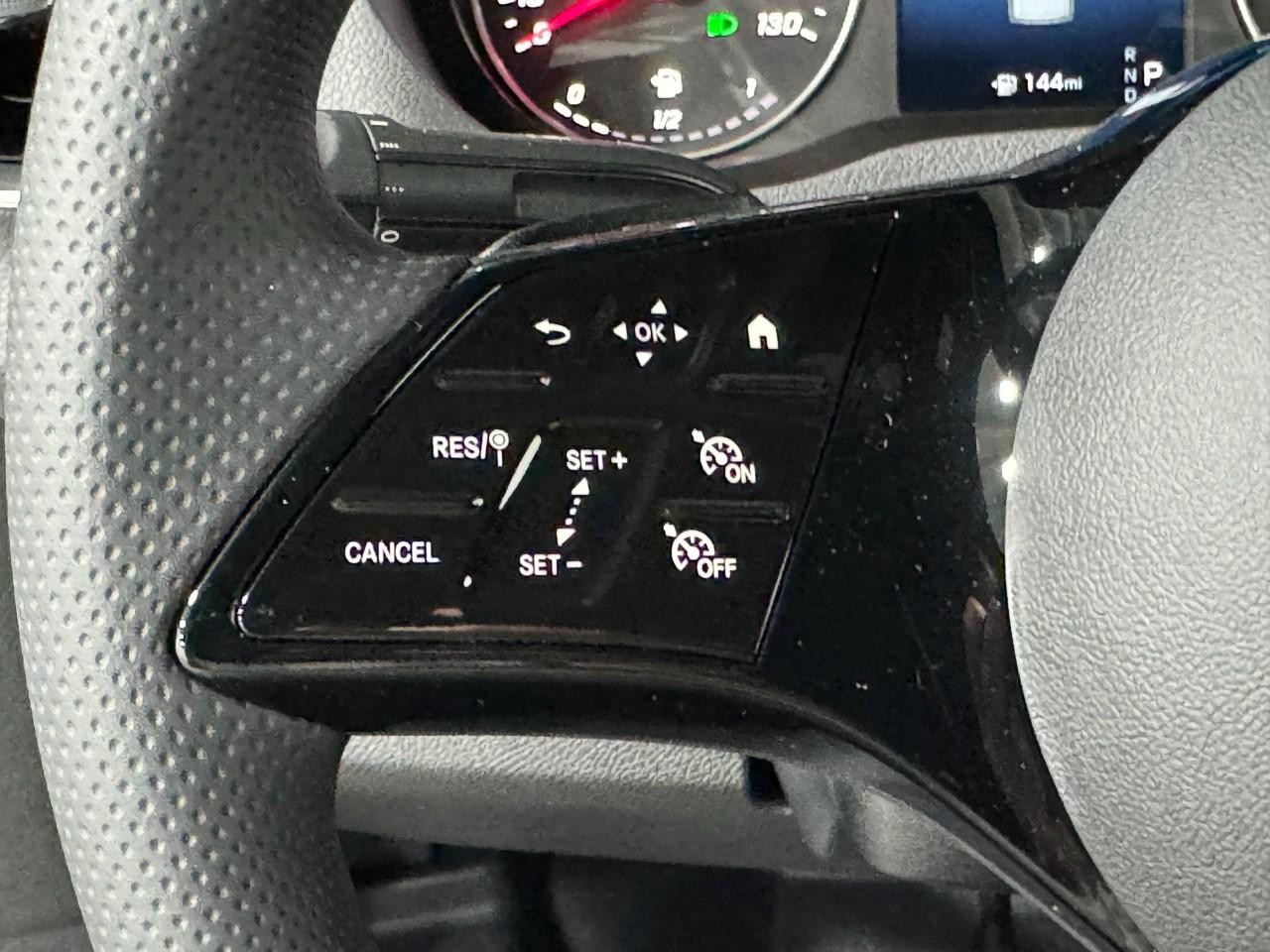 Mercedes-Benz Sprinter Cargo Van Vehicle Full-screen Gallery Image 28