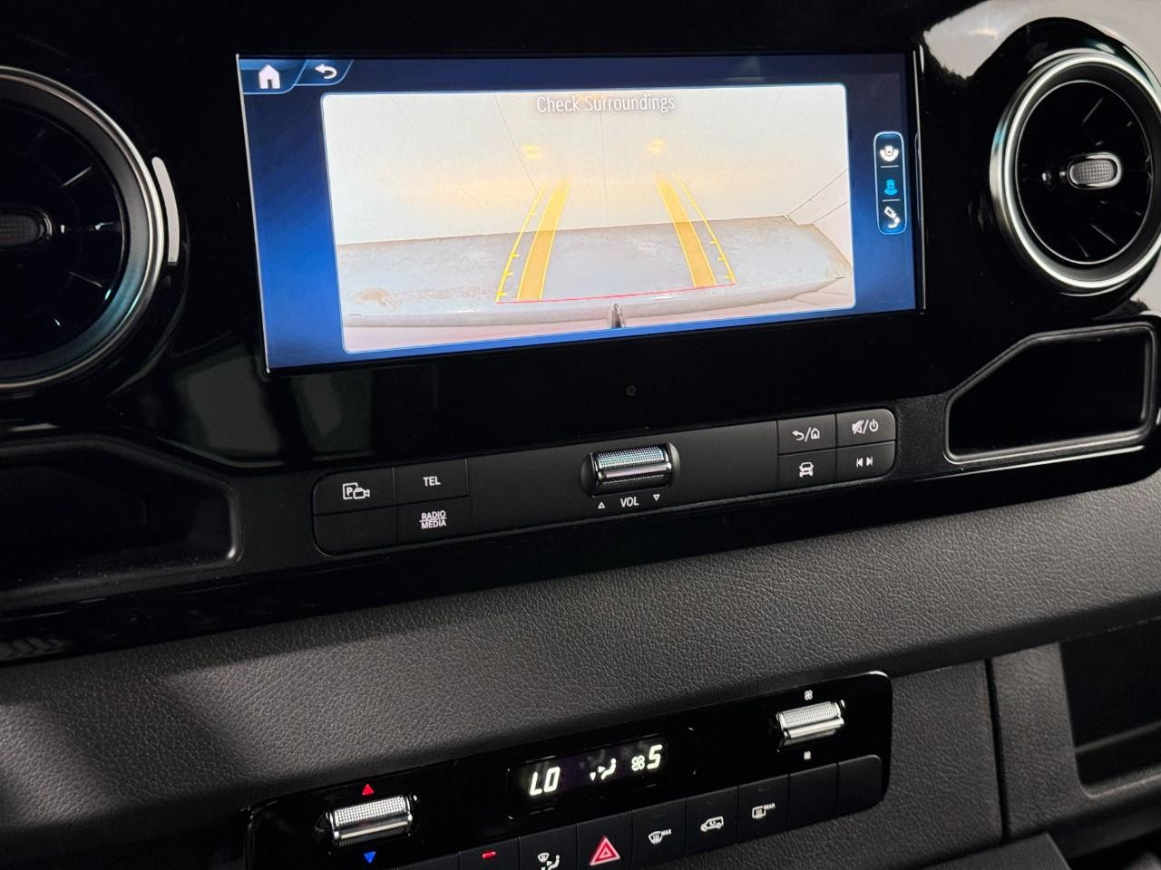 Mercedes-Benz Sprinter Cargo Van Vehicle Full-screen Gallery Image 32