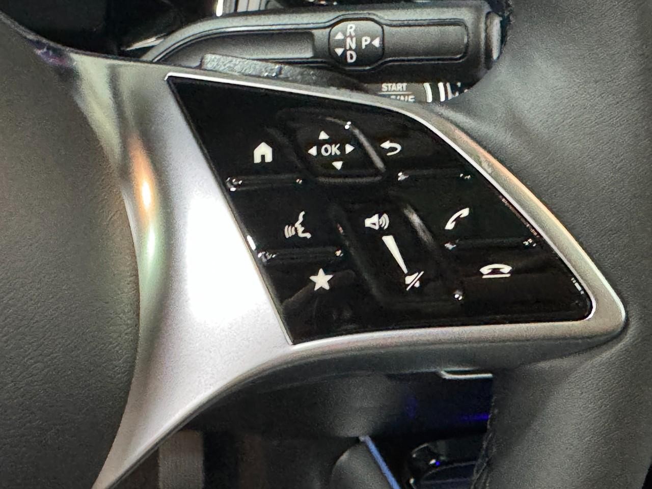 Mercedes-Benz GLA Vehicle Full-screen Gallery Image 33