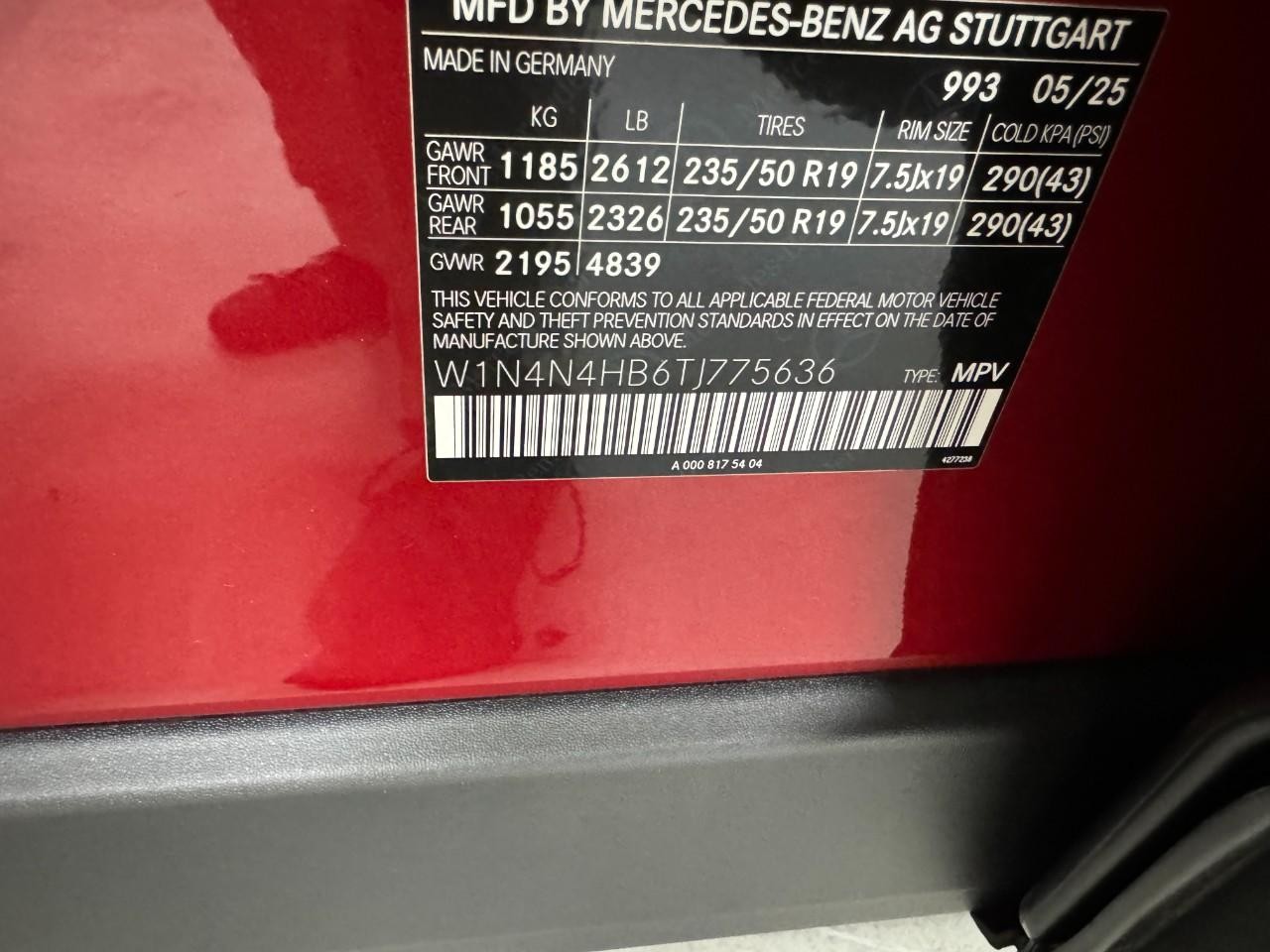 Mercedes-Benz GLA Vehicle Full-screen Gallery Image 36