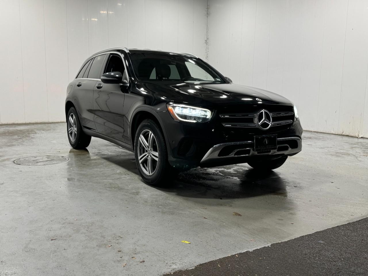 Mercedes-Benz GLC Vehicle Full-screen Gallery Image 6