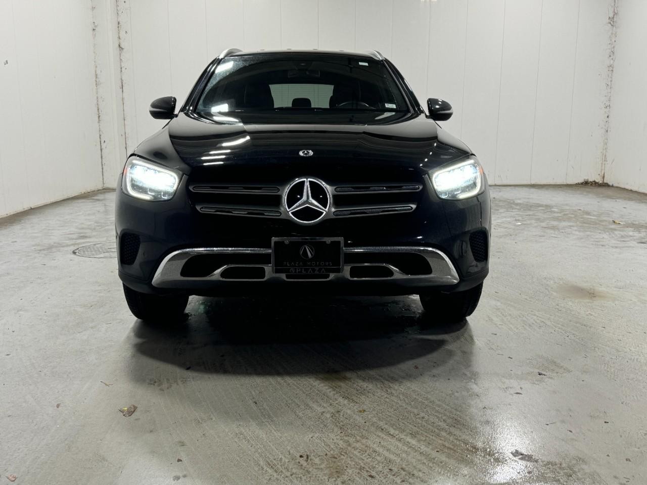 Mercedes-Benz GLC Vehicle Full-screen Gallery Image 7