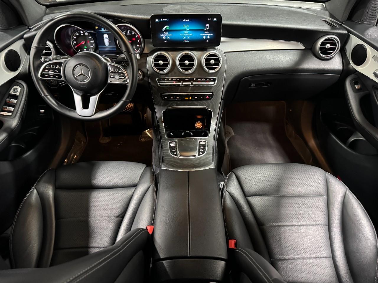 Mercedes-Benz GLC Vehicle Full-screen Gallery Image 11