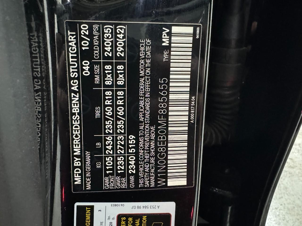 Mercedes-Benz GLC Vehicle Full-screen Gallery Image 36