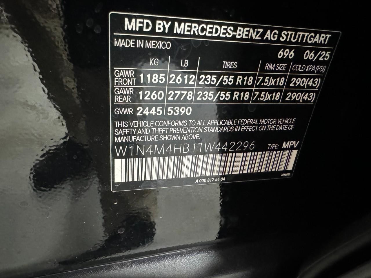 Mercedes-Benz GLB Vehicle Full-screen Gallery Image 39