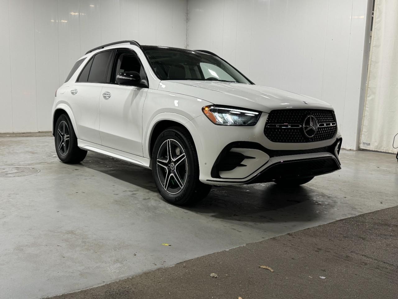 Mercedes-Benz GLE Vehicle Full-screen Gallery Image 6