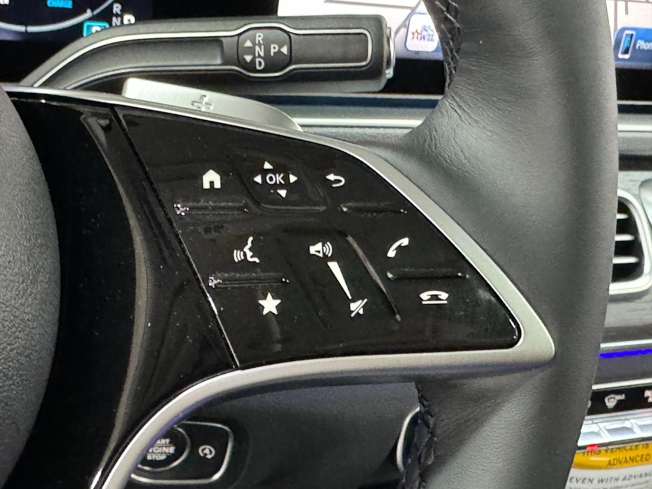 Mercedes-Benz GLE Vehicle Full-screen Gallery Image 34