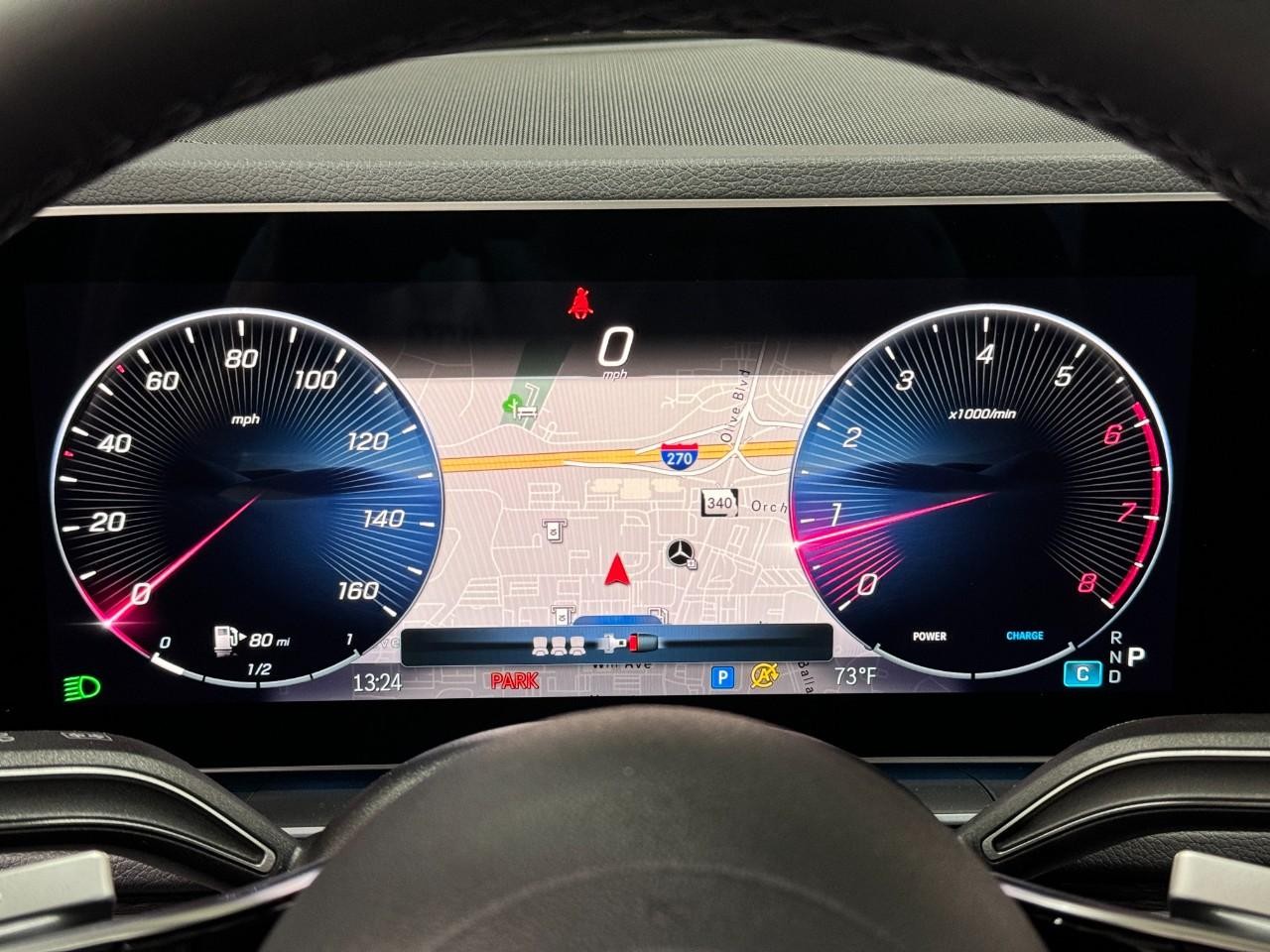 Mercedes-Benz GLE Vehicle Full-screen Gallery Image 35