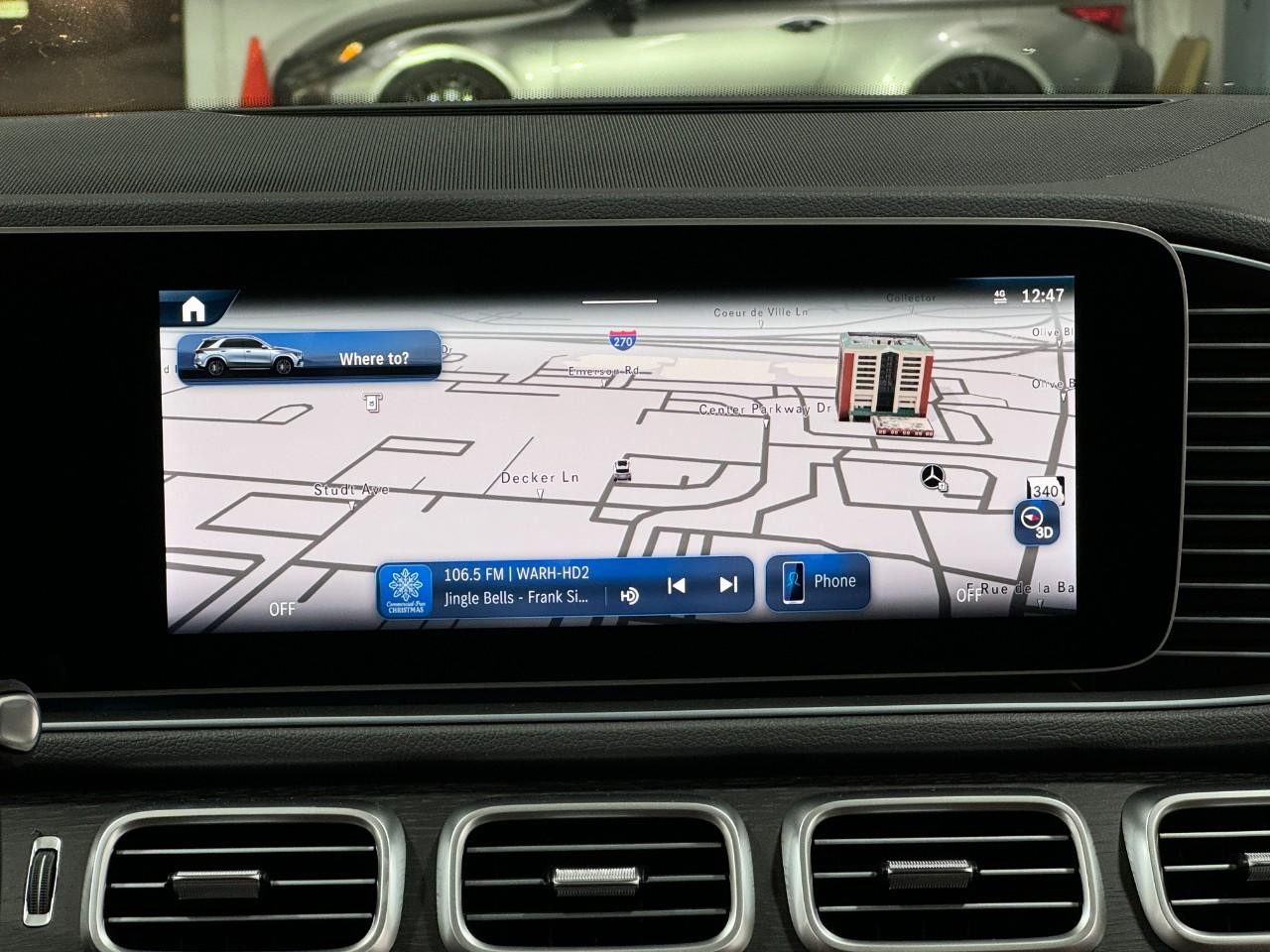 Mercedes-Benz GLE Vehicle Full-screen Gallery Image 14