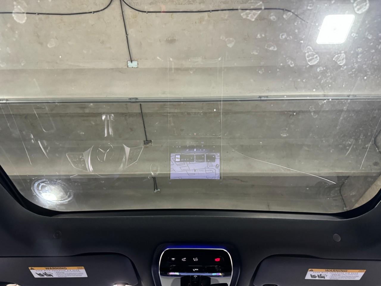 Mercedes-Benz EQE Vehicle Full-screen Gallery Image 11