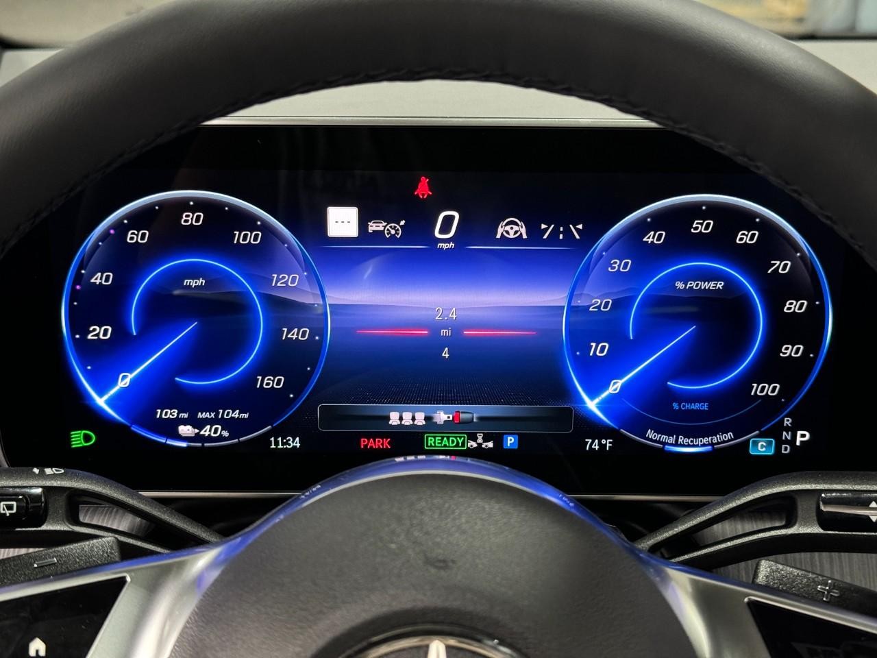 Mercedes-Benz EQE Vehicle Full-screen Gallery Image 34