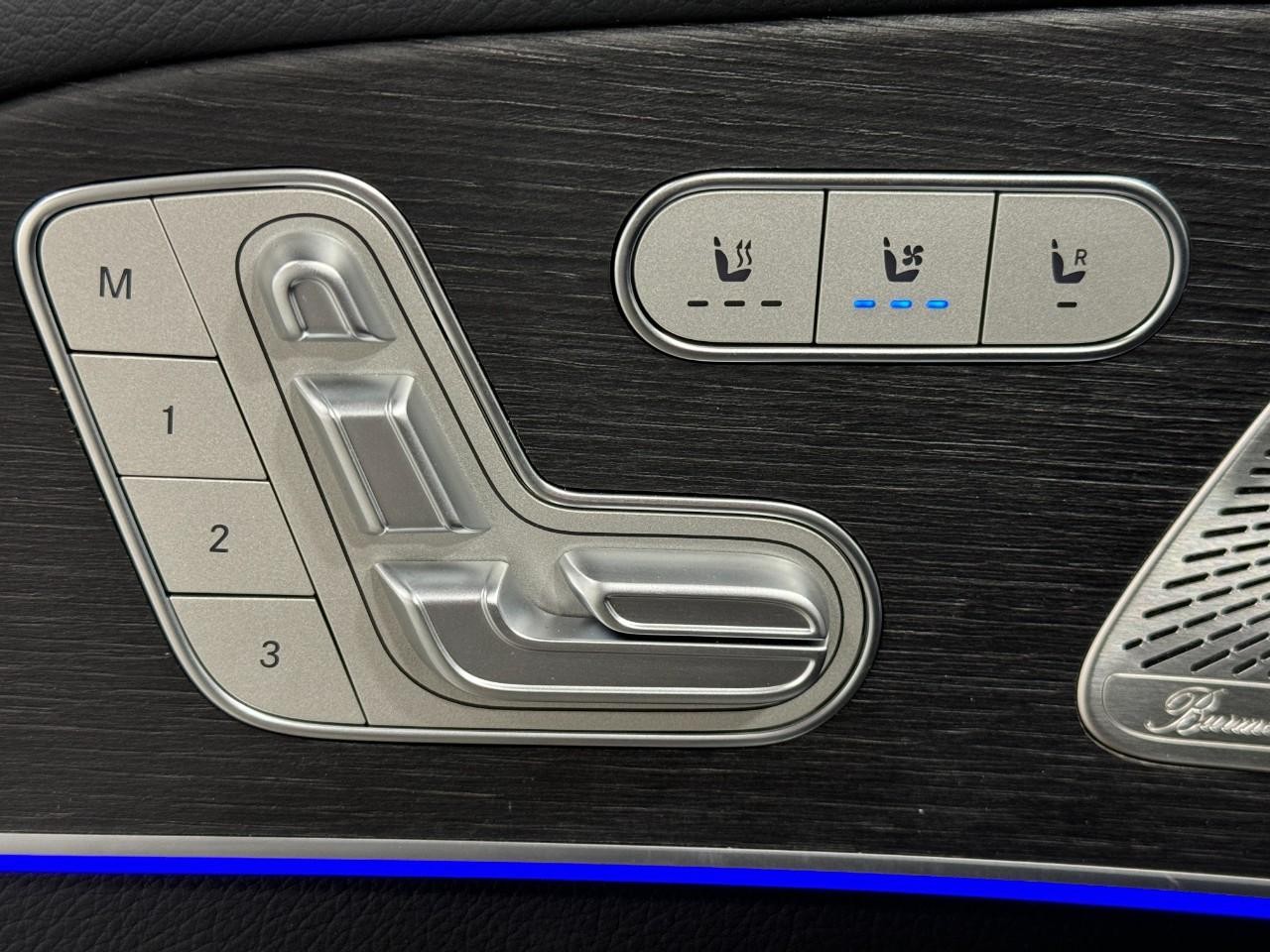 Mercedes-Benz GLE Vehicle Full-screen Gallery Image 25