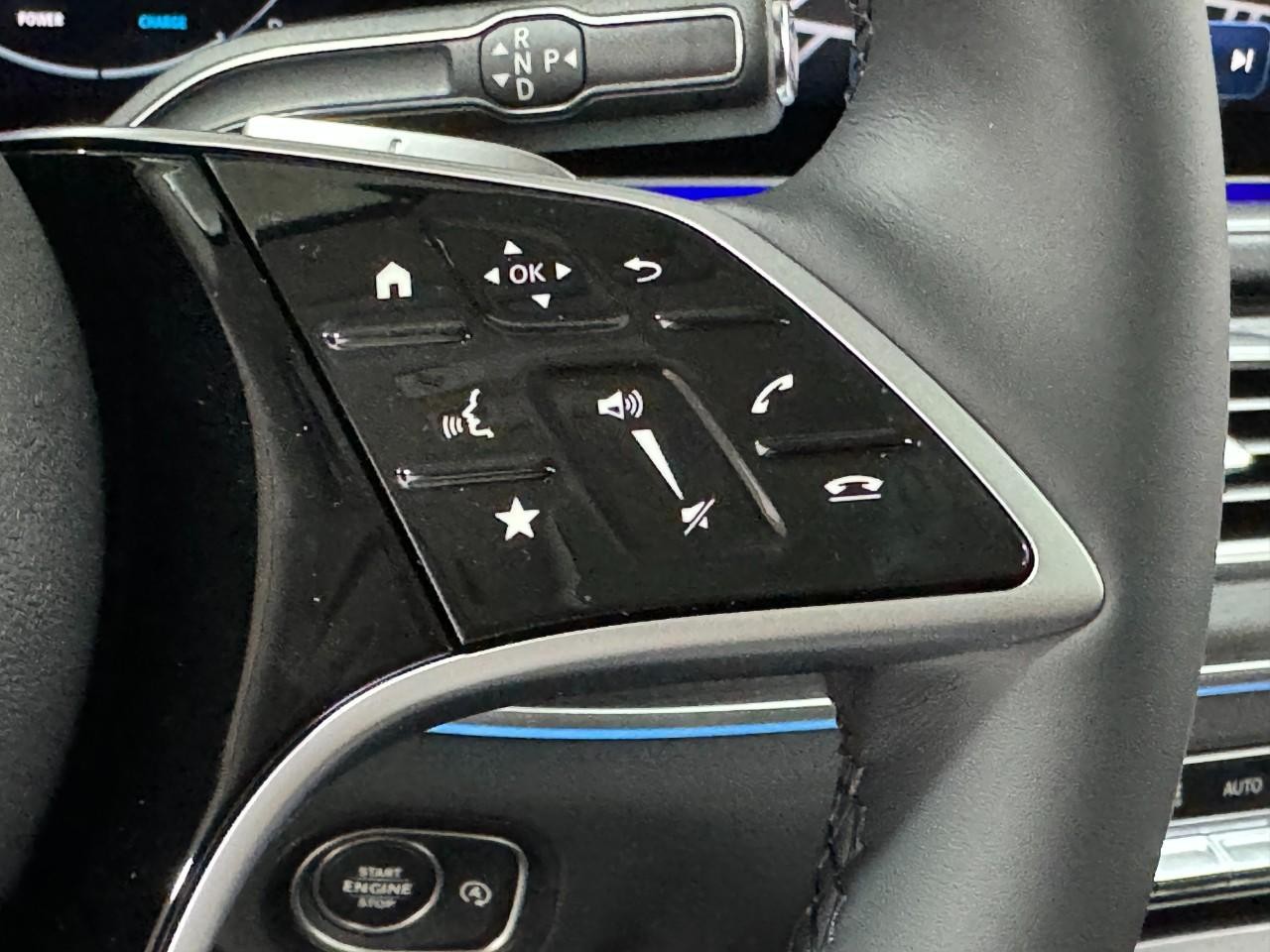 Mercedes-Benz GLE Vehicle Full-screen Gallery Image 34