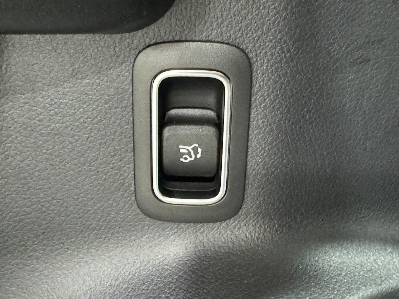 Mercedes-Benz GLB Vehicle Full-screen Gallery Image 27