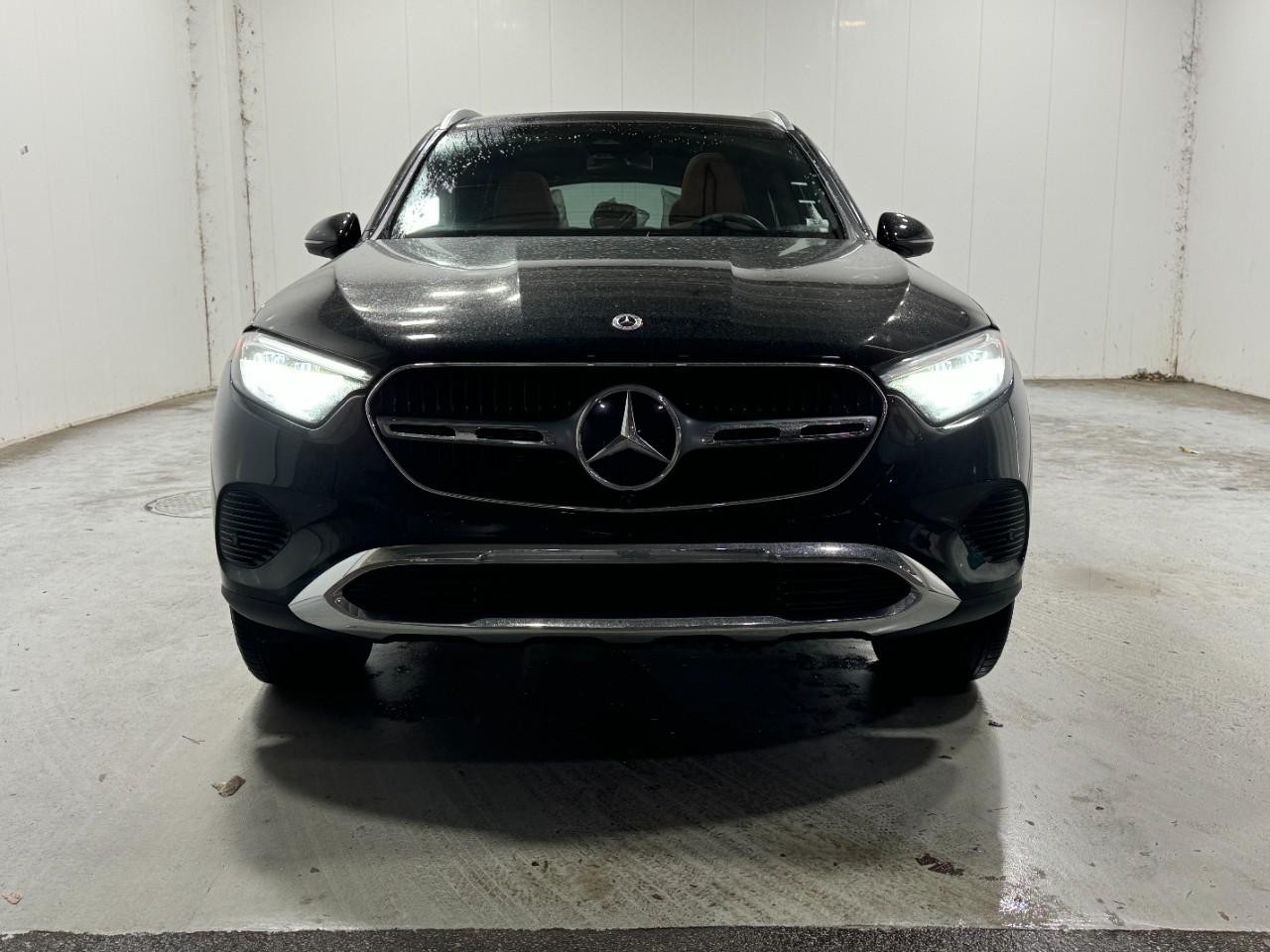 Mercedes-Benz GLC Vehicle Full-screen Gallery Image 7