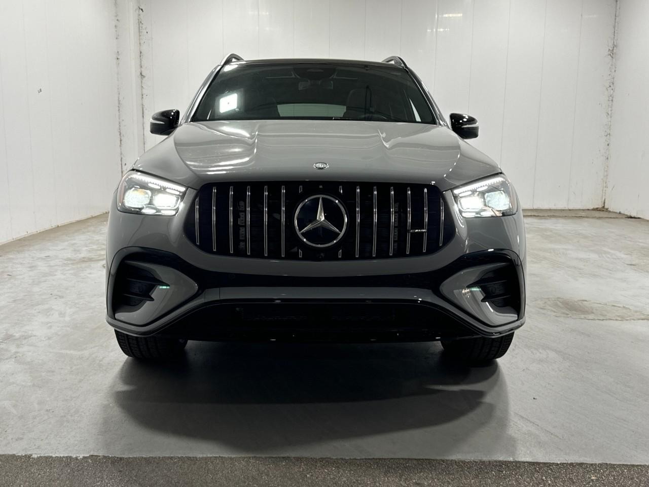 Mercedes-Benz GLE Vehicle Full-screen Gallery Image 7