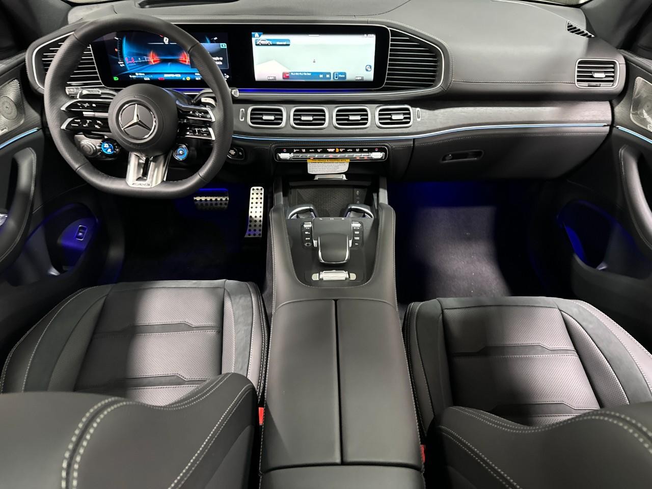 Mercedes-Benz GLE Vehicle Full-screen Gallery Image 12