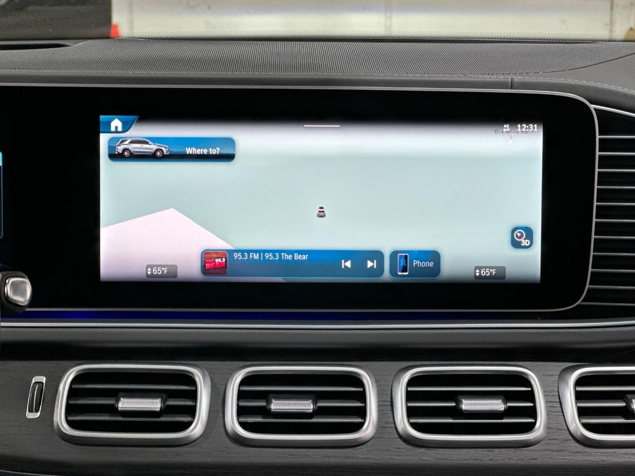 Mercedes-Benz GLE Vehicle Full-screen Gallery Image 14