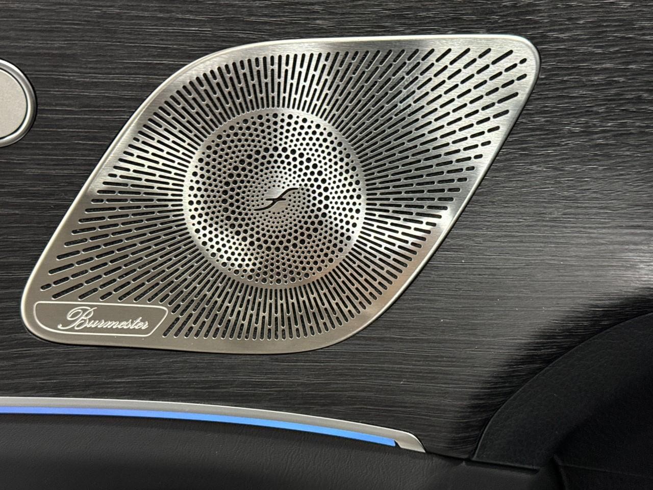 Mercedes-Benz GLE Vehicle Full-screen Gallery Image 23