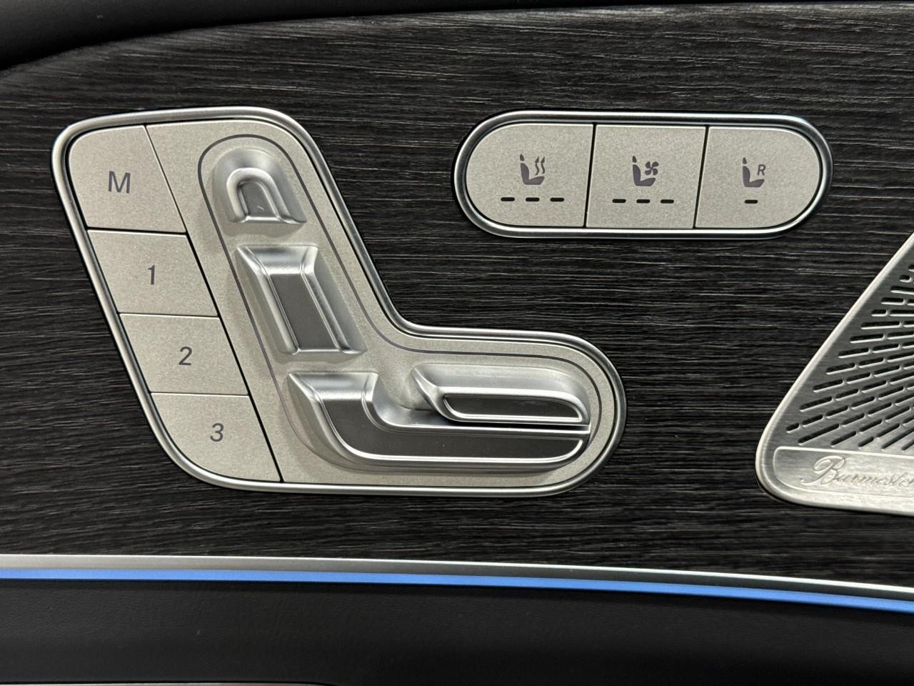 Mercedes-Benz GLE Vehicle Full-screen Gallery Image 24