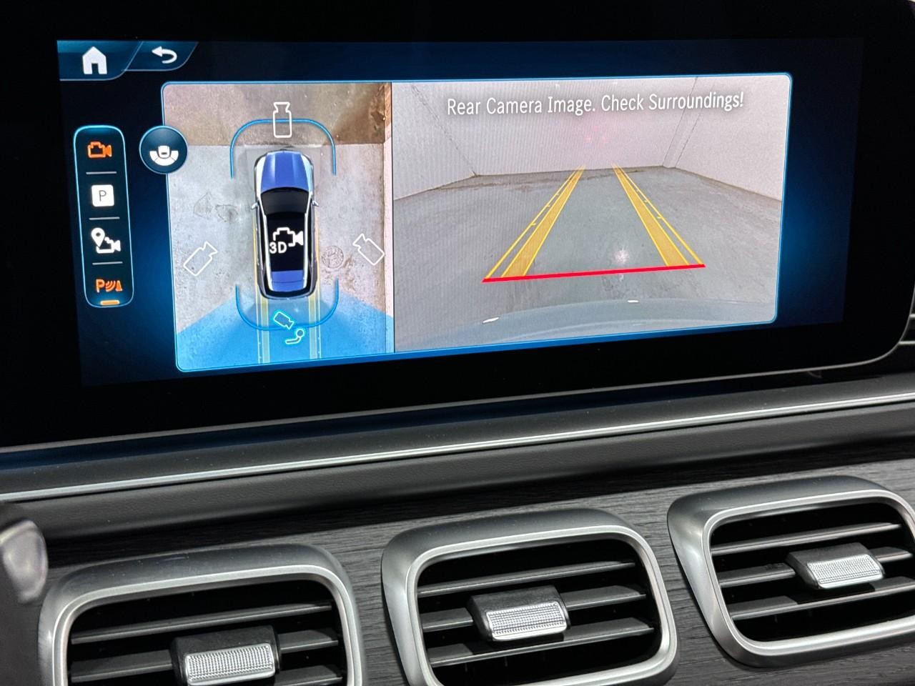 Mercedes-Benz GLE Vehicle Full-screen Gallery Image 35