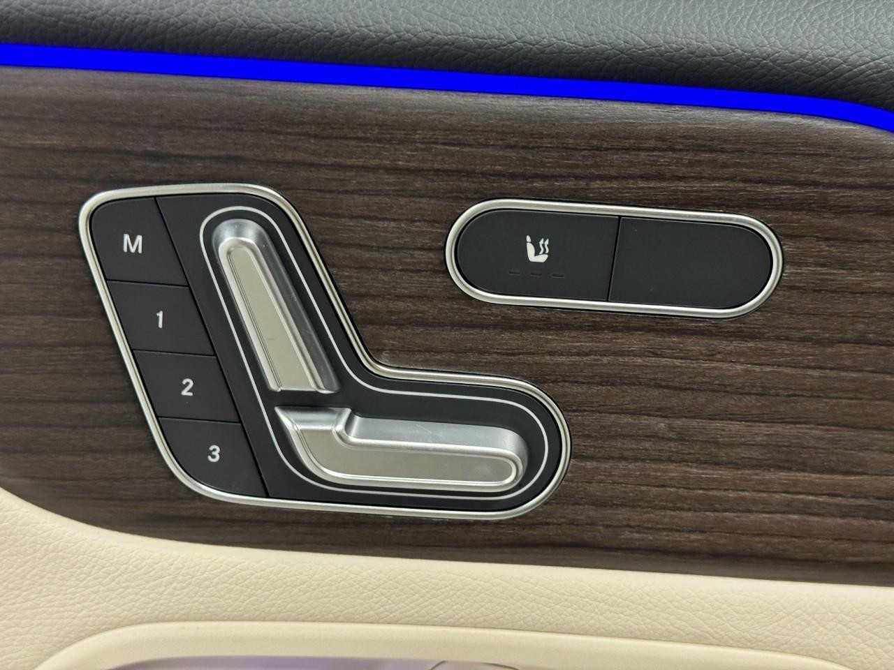 Mercedes-Benz GLB Vehicle Full-screen Gallery Image 24