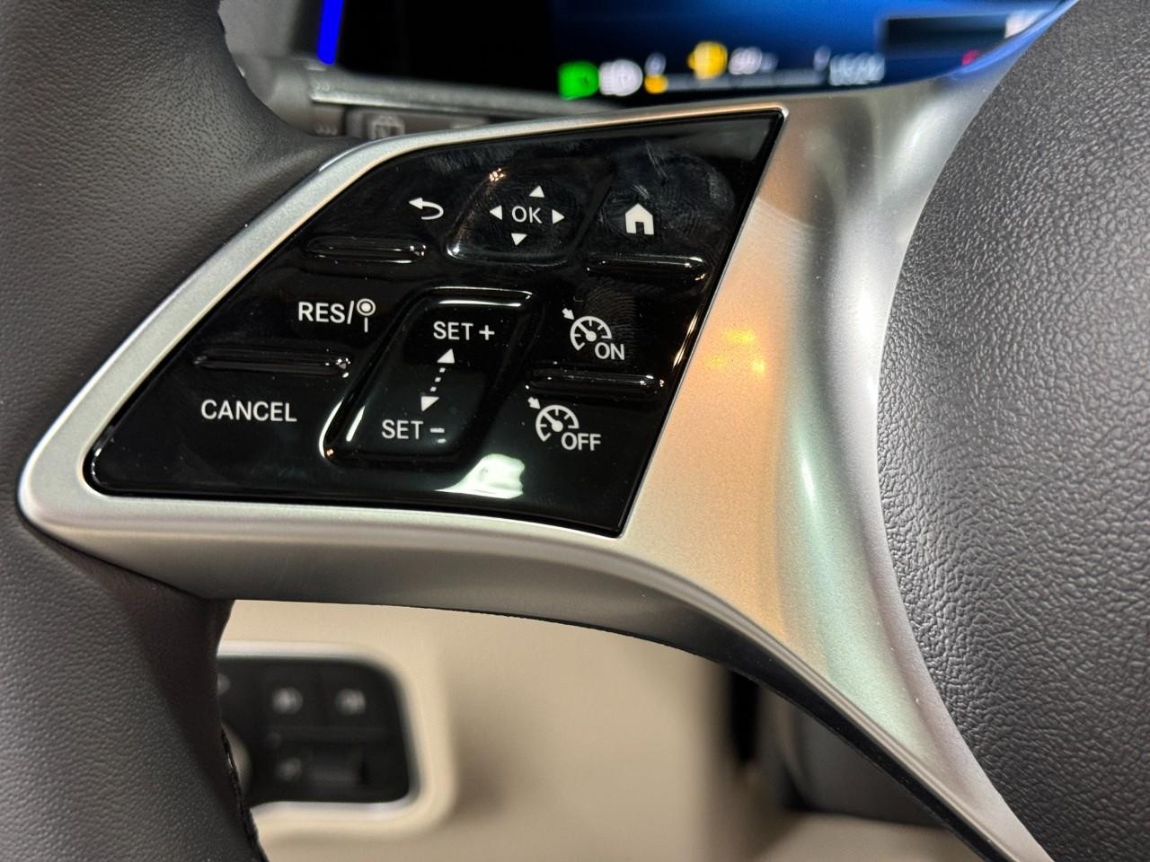 Mercedes-Benz GLB Vehicle Full-screen Gallery Image 32