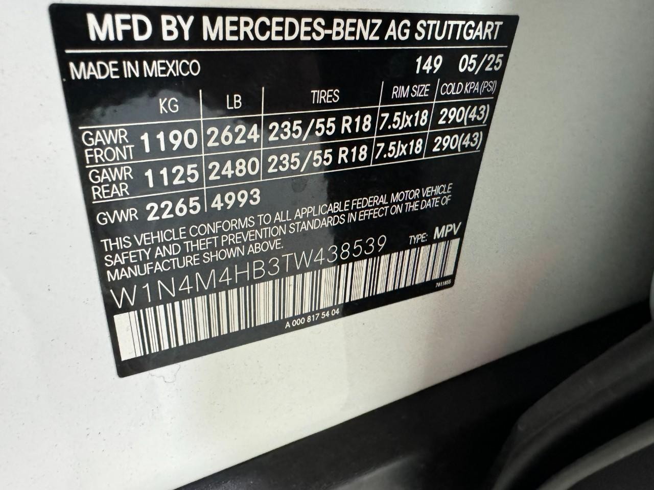 Mercedes-Benz GLB Vehicle Full-screen Gallery Image 36