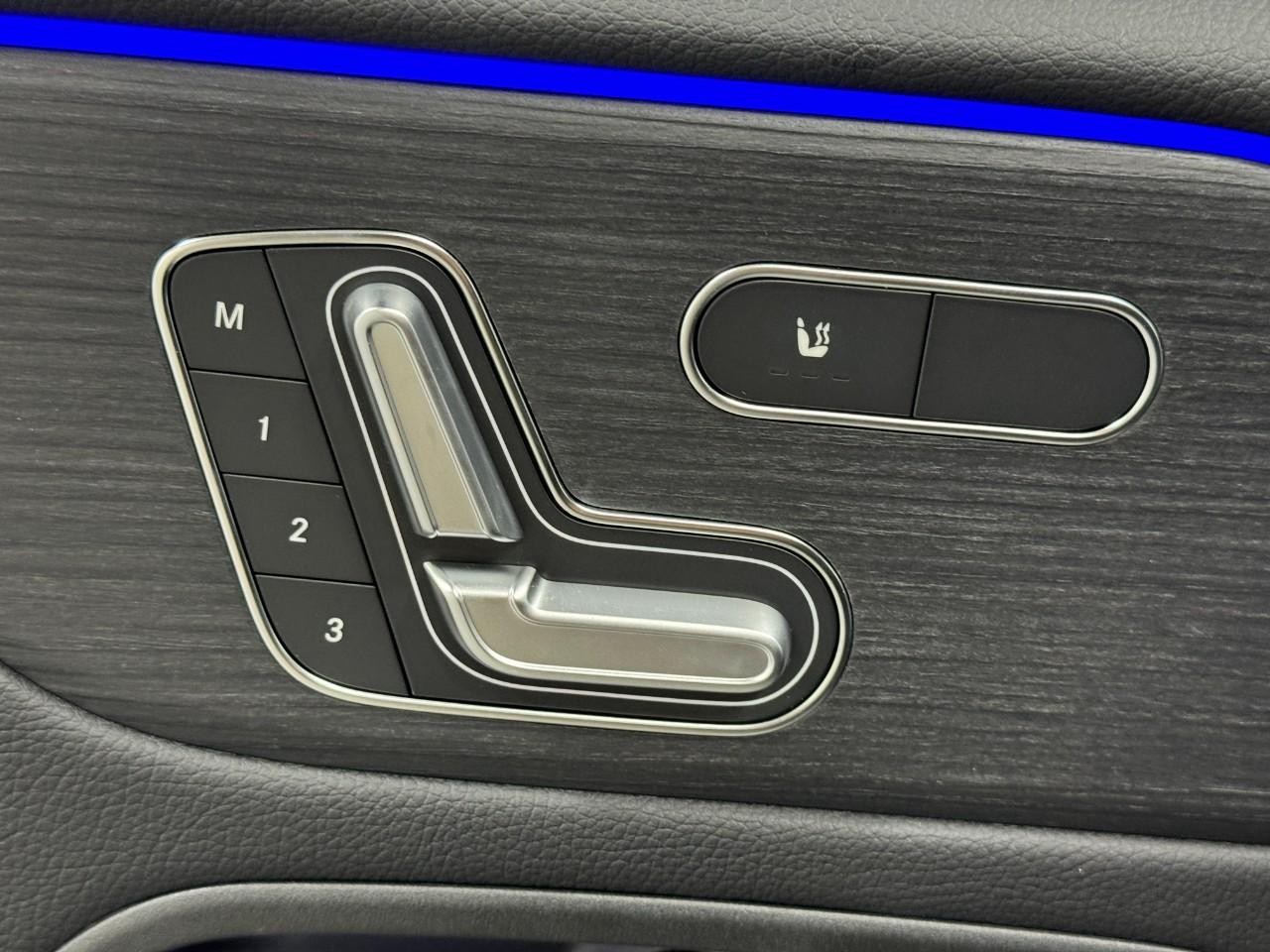 Mercedes-Benz GLB Vehicle Full-screen Gallery Image 24