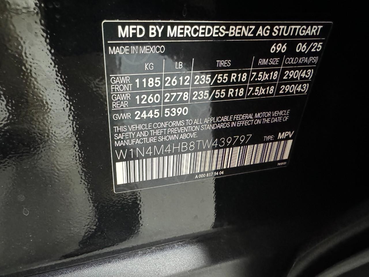 Mercedes-Benz GLB Vehicle Full-screen Gallery Image 37