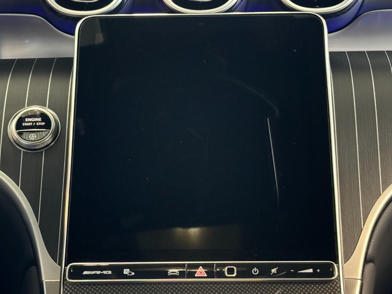 Mercedes-Benz GLC Vehicle Full-screen Gallery Image 14