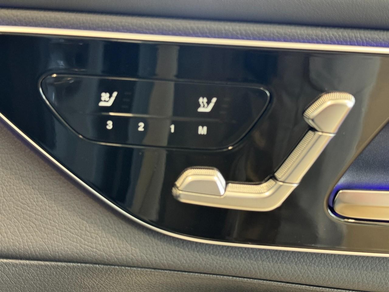 Mercedes-Benz GLC Vehicle Full-screen Gallery Image 20