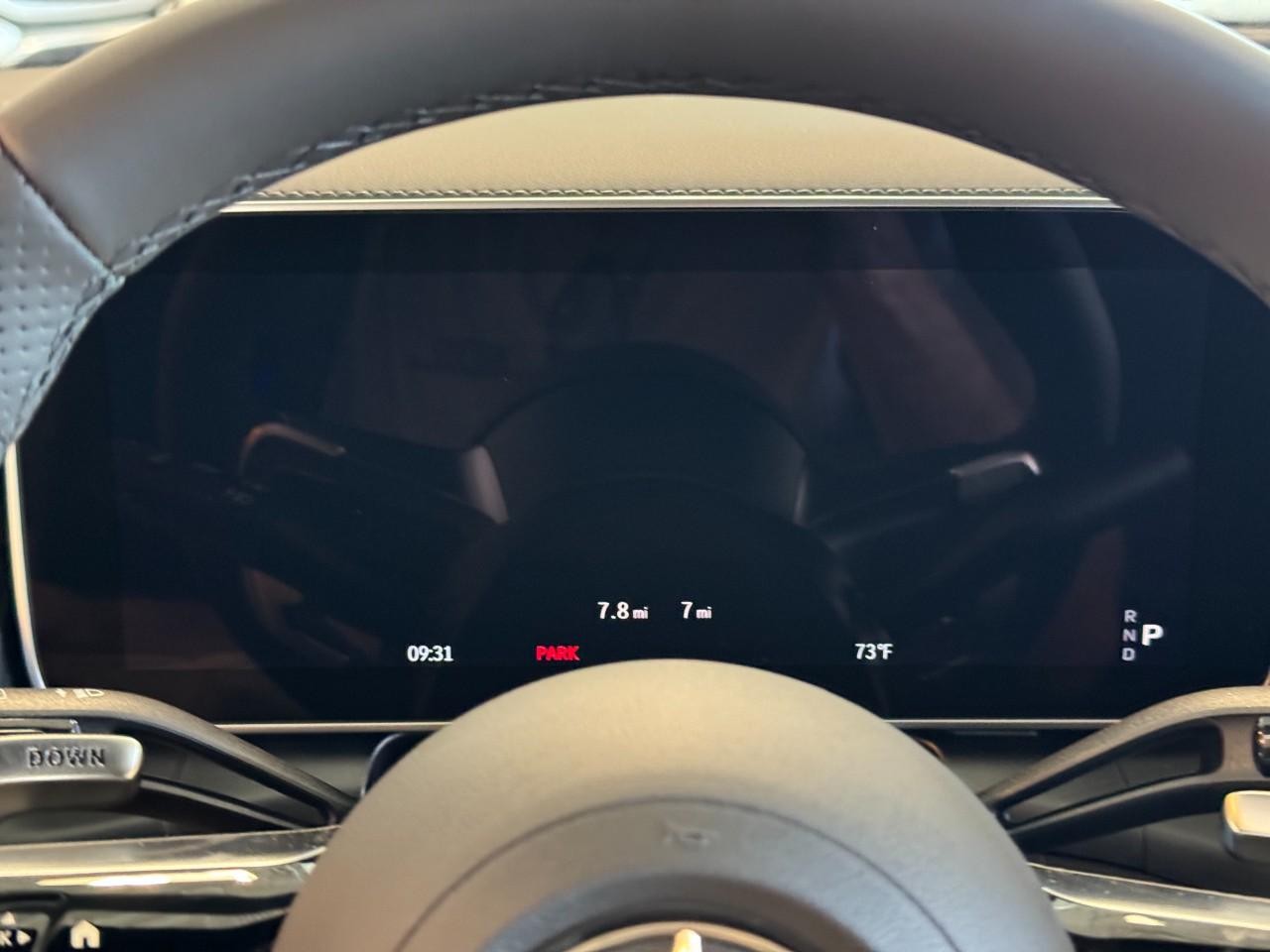 Mercedes-Benz GLC Vehicle Full-screen Gallery Image 33