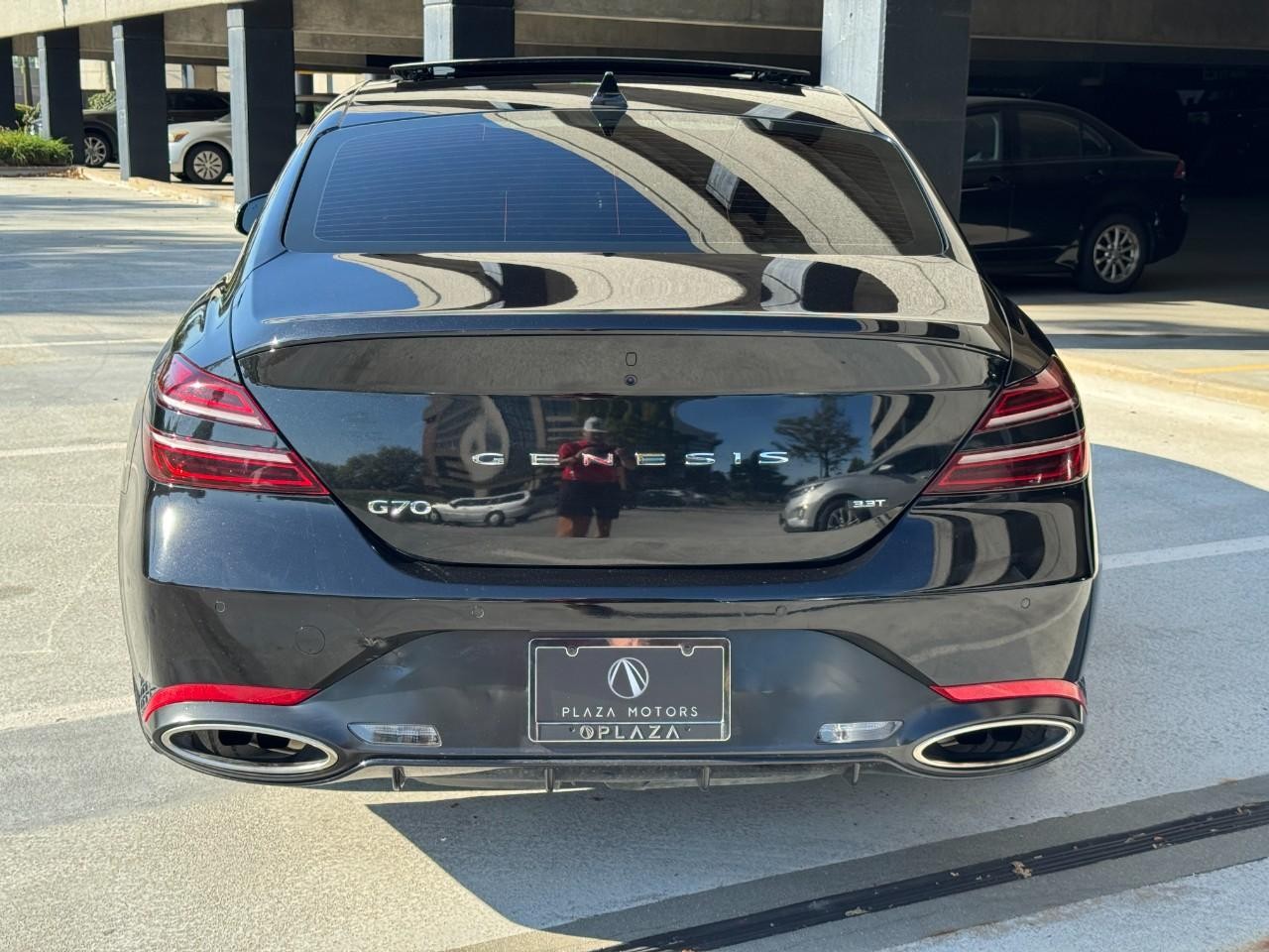 Genesis G70 Vehicle Full-screen Gallery Image 4