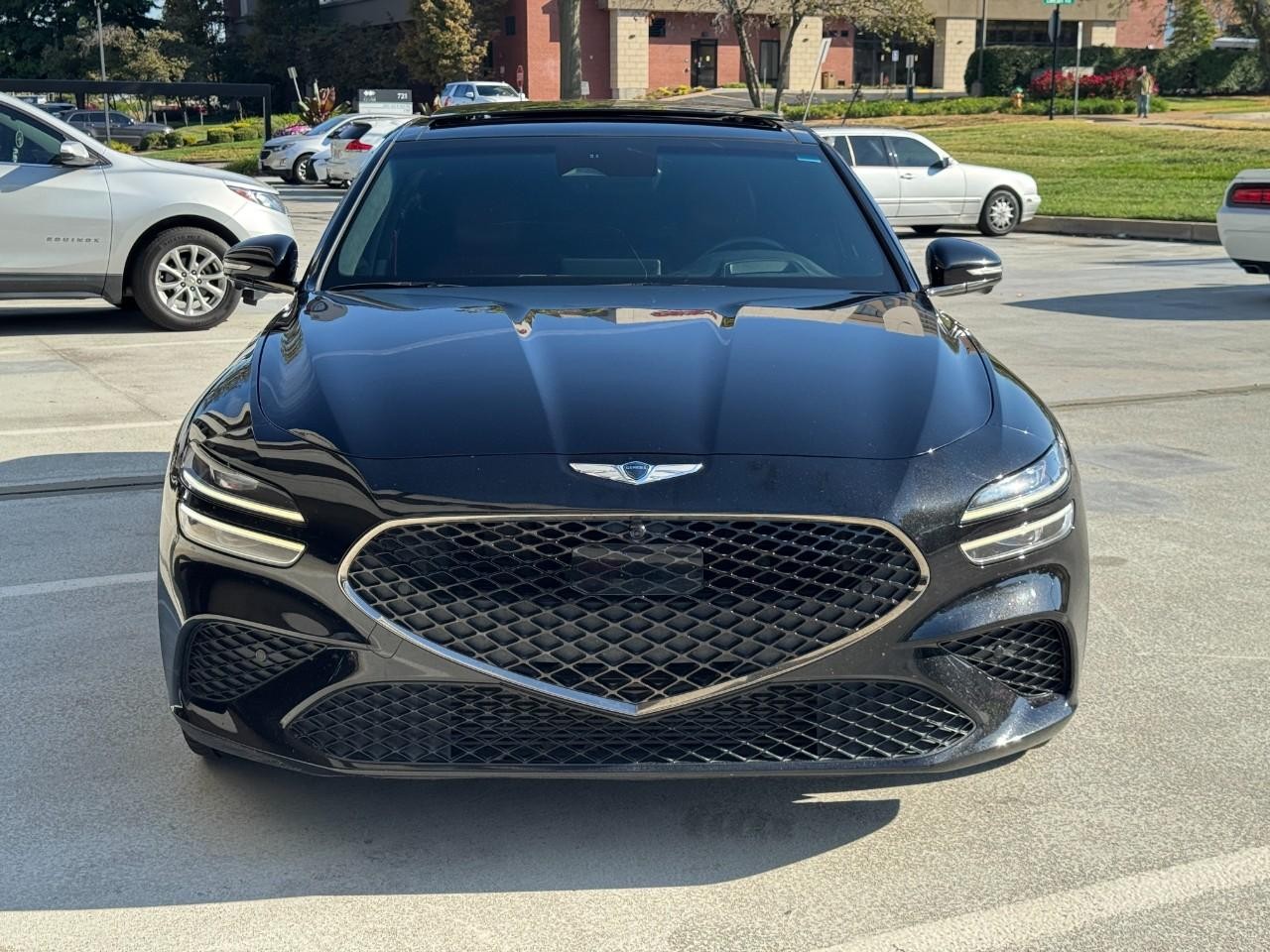 Genesis G70 Vehicle Full-screen Gallery Image 8