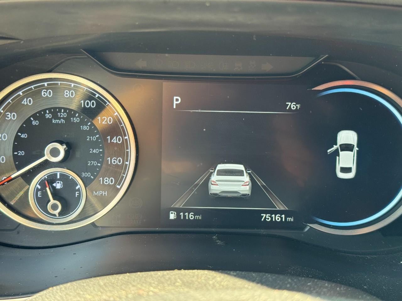 Genesis G70 Vehicle Full-screen Gallery Image 22