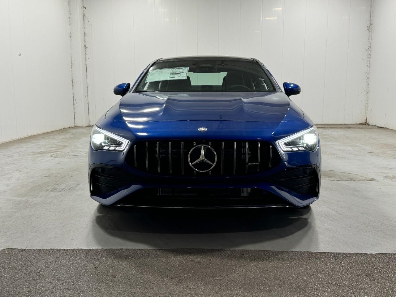 Mercedes-Benz CLA Vehicle Full-screen Gallery Image 7