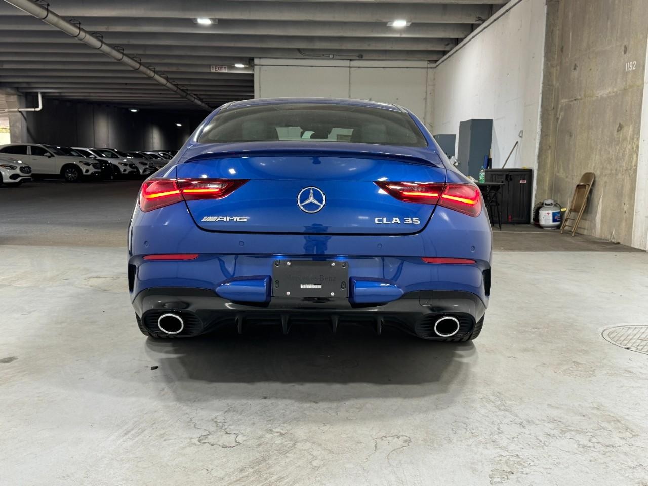 Mercedes-Benz CLA Vehicle Full-screen Gallery Image 9