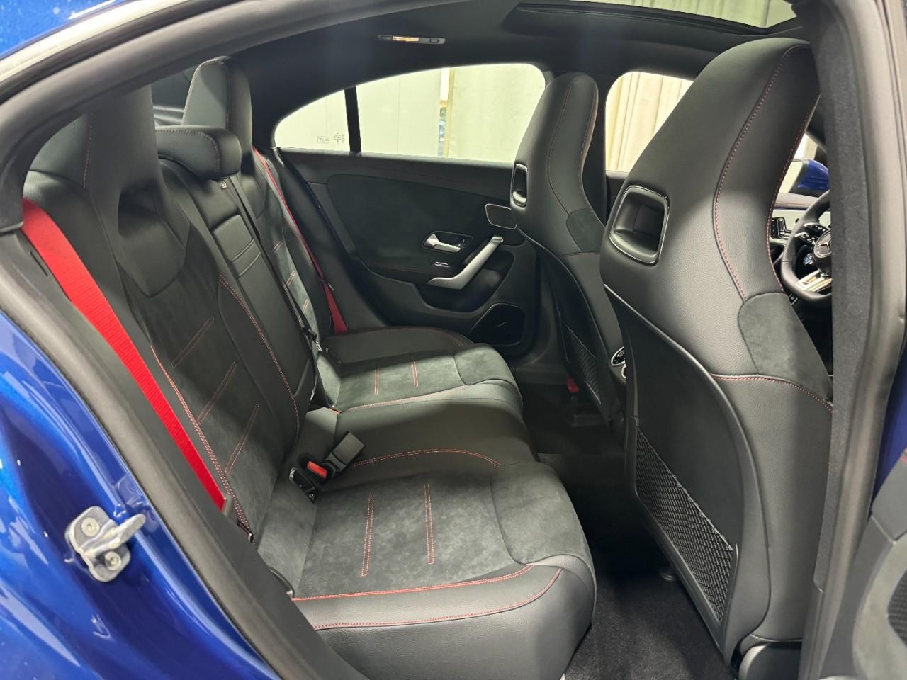 Mercedes-Benz CLA Vehicle Full-screen Gallery Image 10