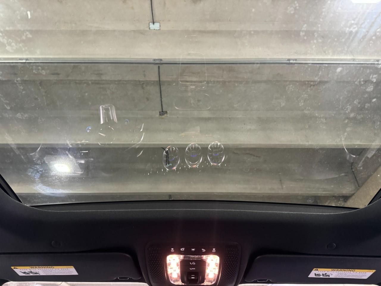 Mercedes-Benz CLA Vehicle Full-screen Gallery Image 11