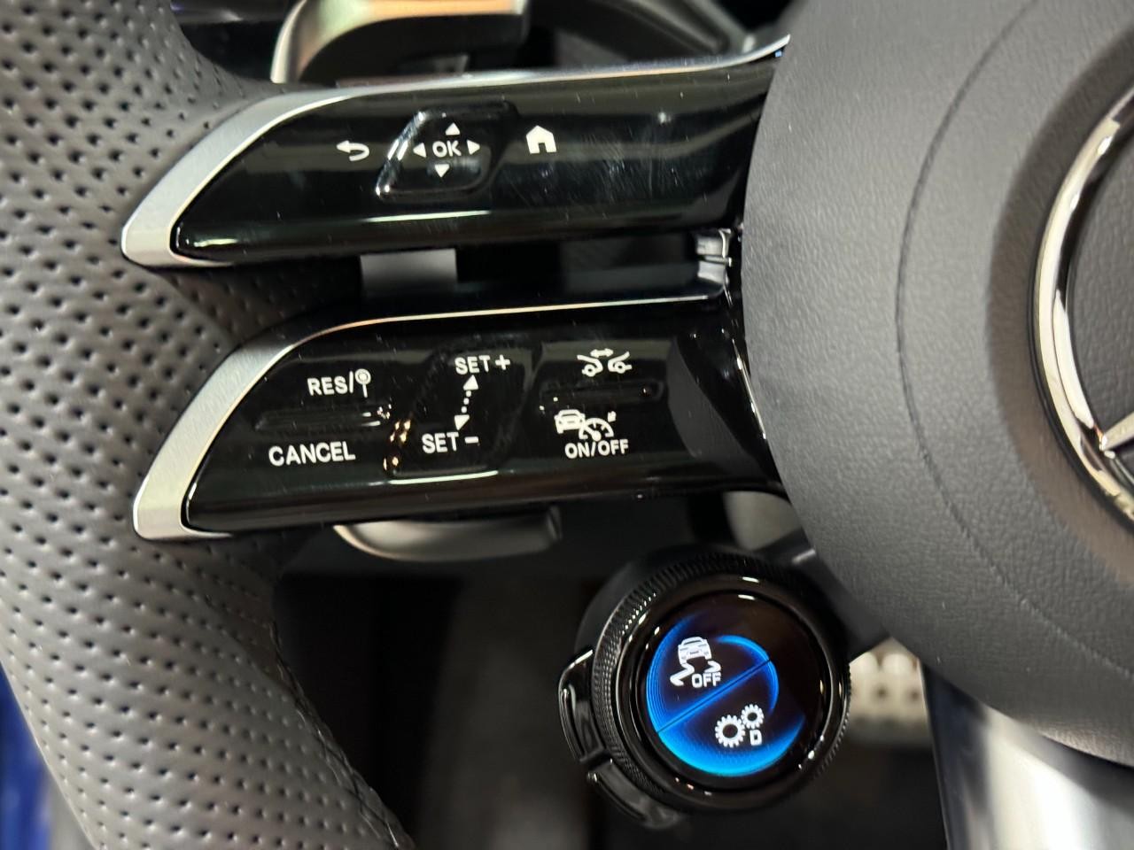 Mercedes-Benz CLA Vehicle Full-screen Gallery Image 31