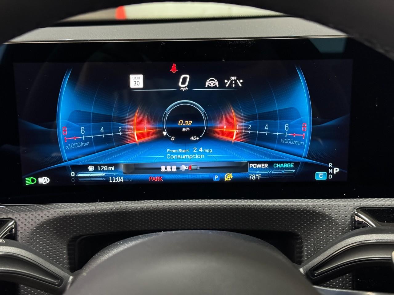 Mercedes-Benz CLA Vehicle Full-screen Gallery Image 33