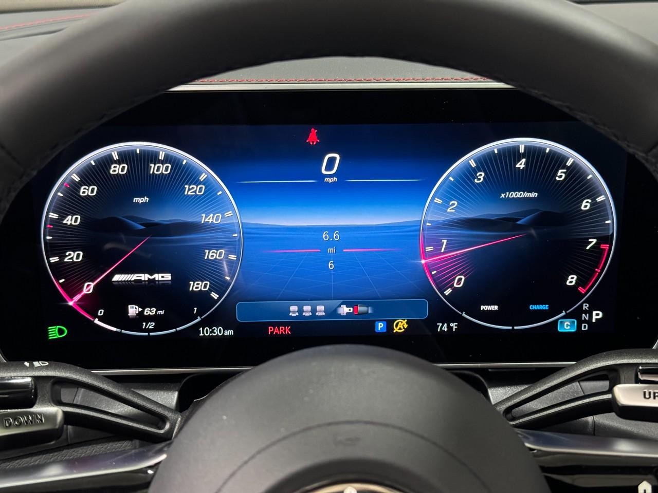 Mercedes-Benz GLC Vehicle Full-screen Gallery Image 34