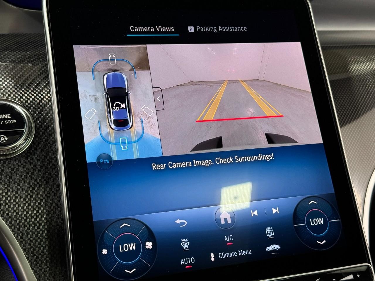 Mercedes-Benz GLC Vehicle Full-screen Gallery Image 36