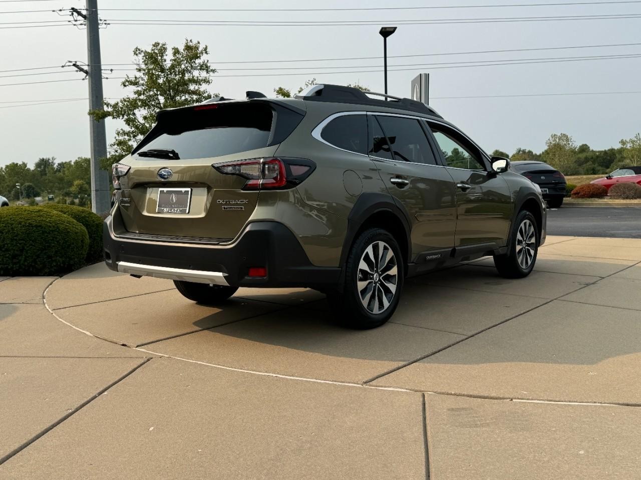 Subaru Outback Vehicle Full-screen Gallery Image 4