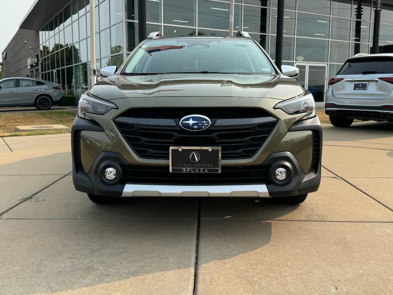 Subaru Outback Vehicle Full-screen Gallery Image 7