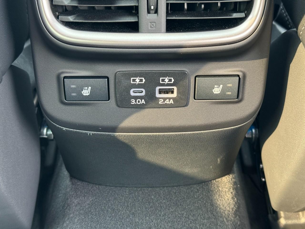 Subaru Outback Vehicle Full-screen Gallery Image 11