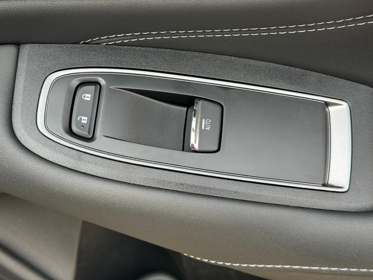 Subaru Outback Vehicle Full-screen Gallery Image 21